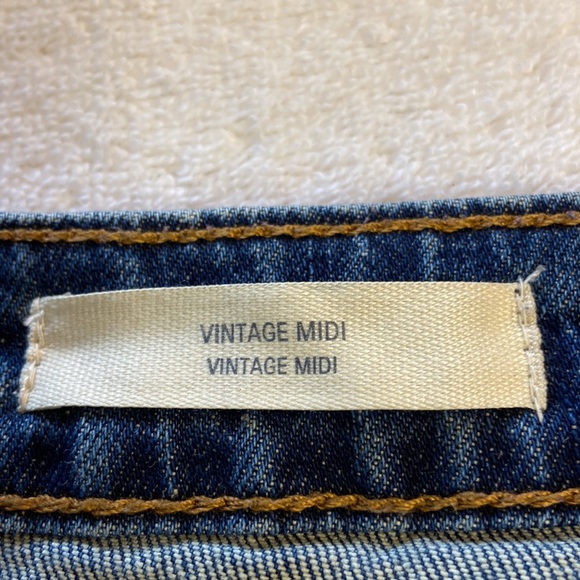 Universal Thread Denim Shorts - Picture 6 of 8